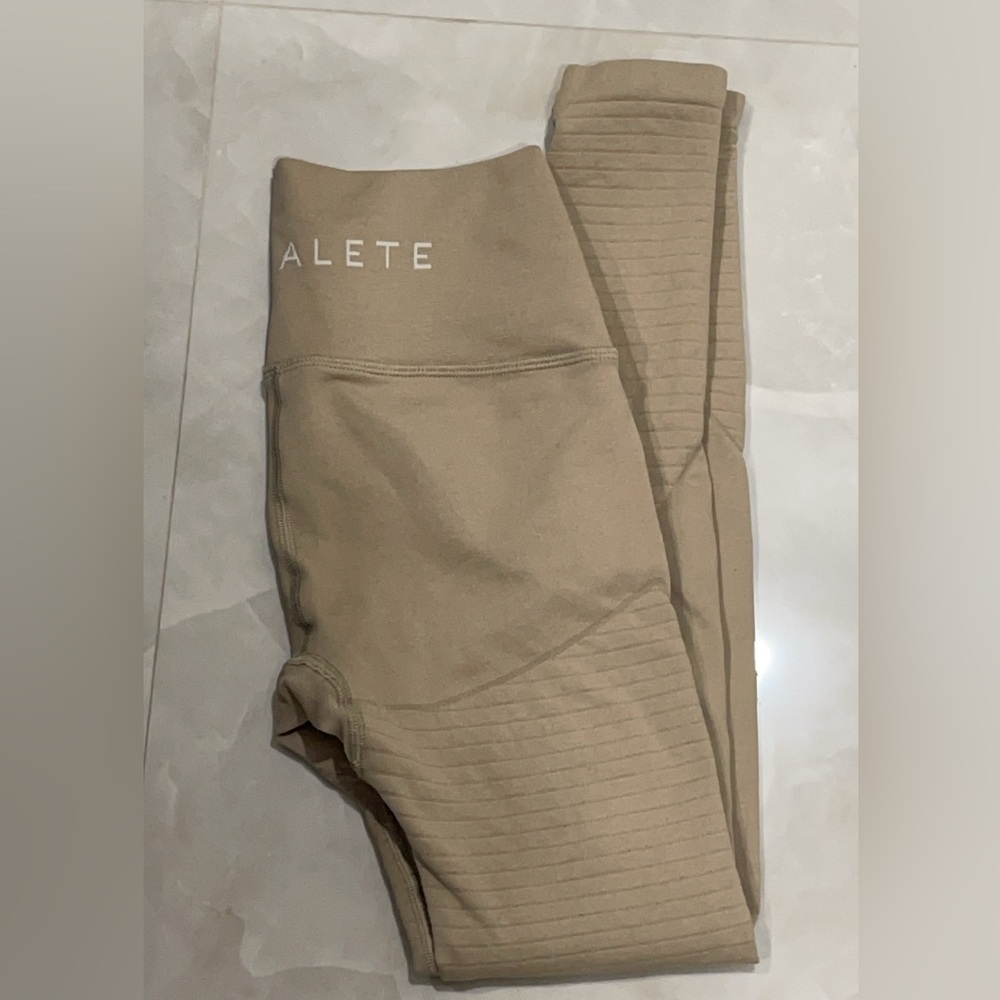 Alphalete leggings